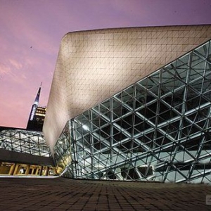 广州大剧院建成不到5个月 质量问题浮现