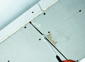 专家检测 水电改造、墙面施工隐患多