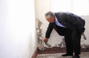 姜堰:外墙裂缝多 屋内遭了殃