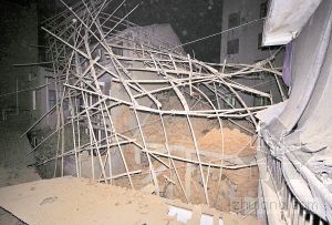 武汉:又现“楼倒到” 无人伤亡 或系地基不牢