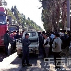 民工围堵监狱大门 索要千万工程款