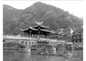 凤凰古城“风雨雪雾”四景观桥落成 造价1100万元