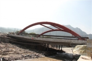 造价近千万在建新桥 竣工时变危桥