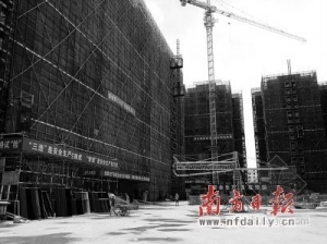 深圳建筑工人讨薪遭遇围殴 警方称系内斗
