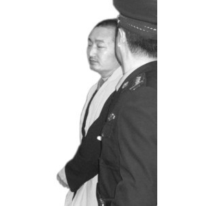 “弱智协议”骗得建筑商325万