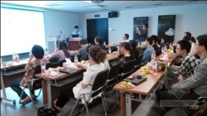 WAC Lightingٰ조ôºǻ۵Ĺ⡱ʦɳ