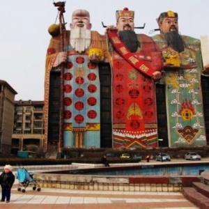 处于古怪建筑热潮下的中国