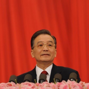温家宝:二套房比照首次贷款购房优惠政策执行