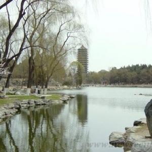 看“山寨建筑”走进校园 忆燕京大学建筑艺术