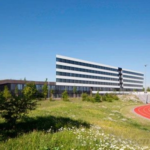 阿迪达斯“鞋带楼”在德国黑措根奥拉赫建成