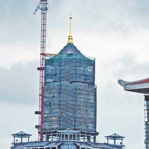 福建最高仿古塔 集美塔塔刹亮相