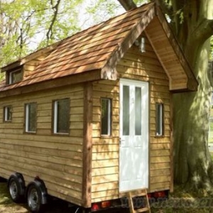 英国建筑师打造花园棚式迷你小木屋