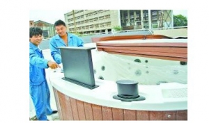 房船解决住房难 三百平“豪宅”两百万