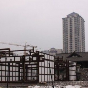 只因市里不满意 耗资数千万成都仿古建筑被拆