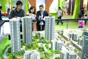民众怨房价降幅小 开发商称考虑老业主心态