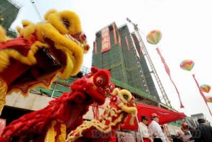 “金沙角”首栋高层建筑封顶