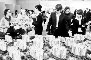 地产企业逐鹿龙年房市