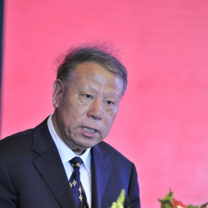 新任中国建筑装饰协会会长李秉仁做任职演讲