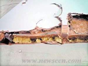广州宝安某楼盘“坑爹”装修 木门“纸做”地板空鼓