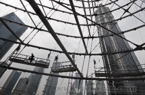 世界第一高楼上海中心大厦开始幕墙安装 主楼将建至第70层