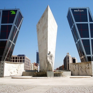 ŷ֮ţPuerta de Europa