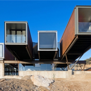 CaterpillarסլCaterpillar House