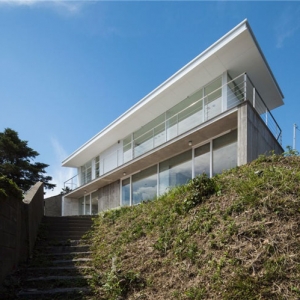 ձɽغϿСݣHouse Overlooking the Strait