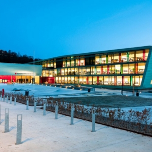 ŬѧNordahl Grieg High School 