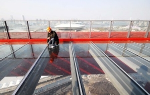 中国馆顶建玻璃观光廊 可悬空俯瞰世博园