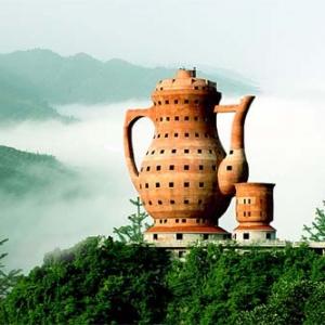 最大茶壶实物造型建筑——湄潭“天下第一壶”