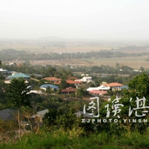 澳洲凯恩斯,城市建在森林中