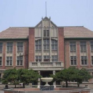 时评:为历史文化街区留一片天空