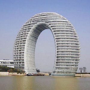 时评:雷人建筑作怪还是创新?