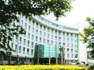 时评:一县N部门争建超大面积办公楼是无视中央禁令