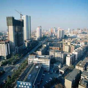 时评:中国城市高层建筑区将现大量贫民区