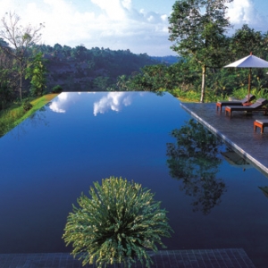 嵺ALILA UBUD Ƶ