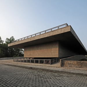 ǳ: 1966-1976ʮ¼ǹ