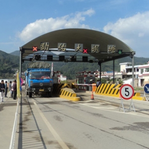 昆明市委书记仇和现场听取铁四院都市快线设计汇报