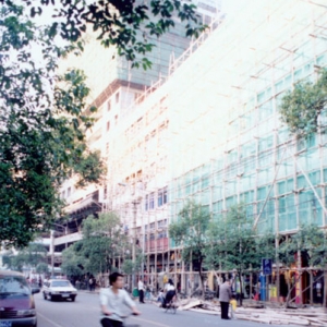 关注南昌市创建现代文明花园城市系列报道(2001/11/20)