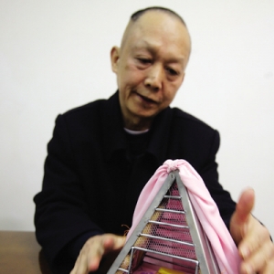 脑癌病人发明防震床 可抗万斤重压