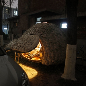 北漂小伙花6400元造出蛋形小屋(图)