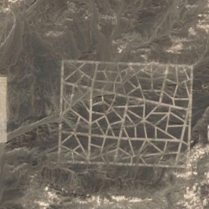Google地图惊现中国沙漠怪异建筑群 引发猜测(图)