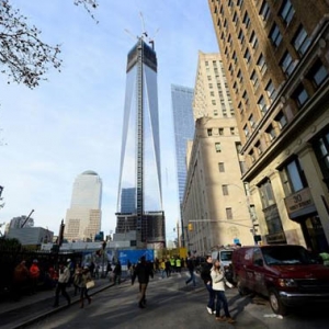 新世贸中心封顶 成纽约最高建筑物