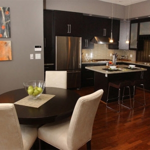 Kitsilano TownhomeԢ