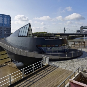 նӻתţRiver Hull Footbridge