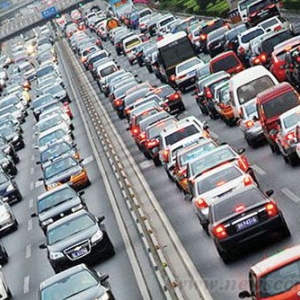 汽车,堵在中国转型之时