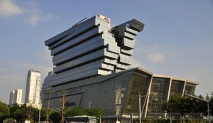 广州又现奇特建筑 被称“积木大楼”