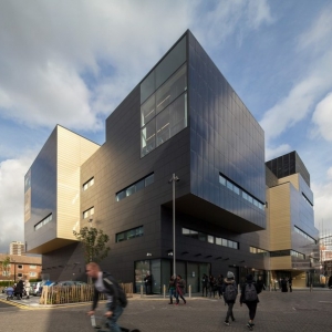 ˹ظ´ѧ㳡University Square Stratford