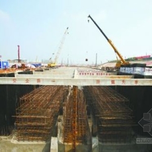 天河机场T3航站楼工地上,施工建设如火如荼