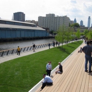 德瓦拉河岸码头景观